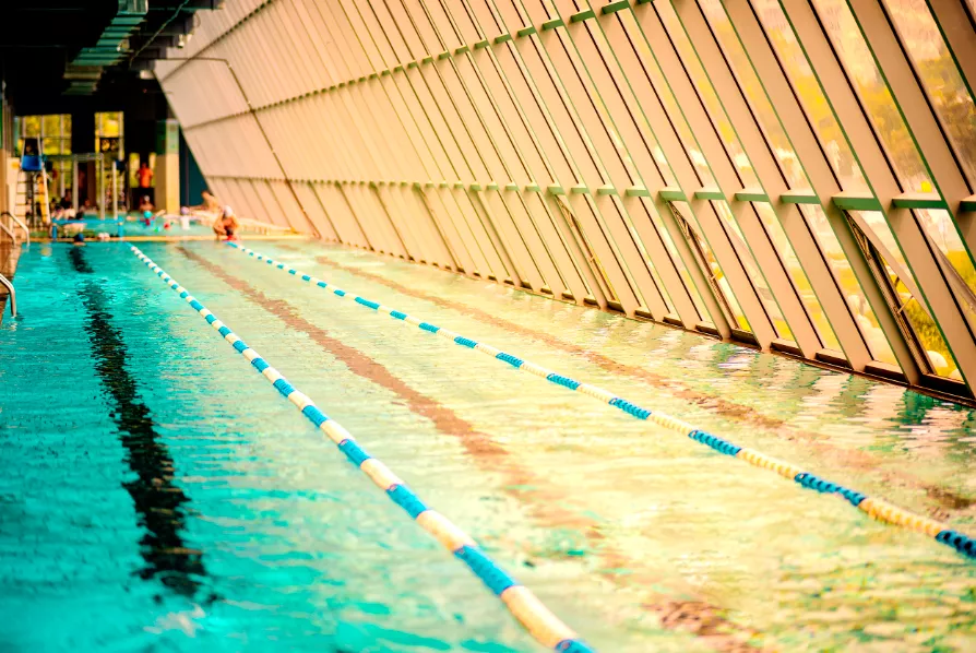 齐齐哈尔成人混凝土钢结构游泳池项目